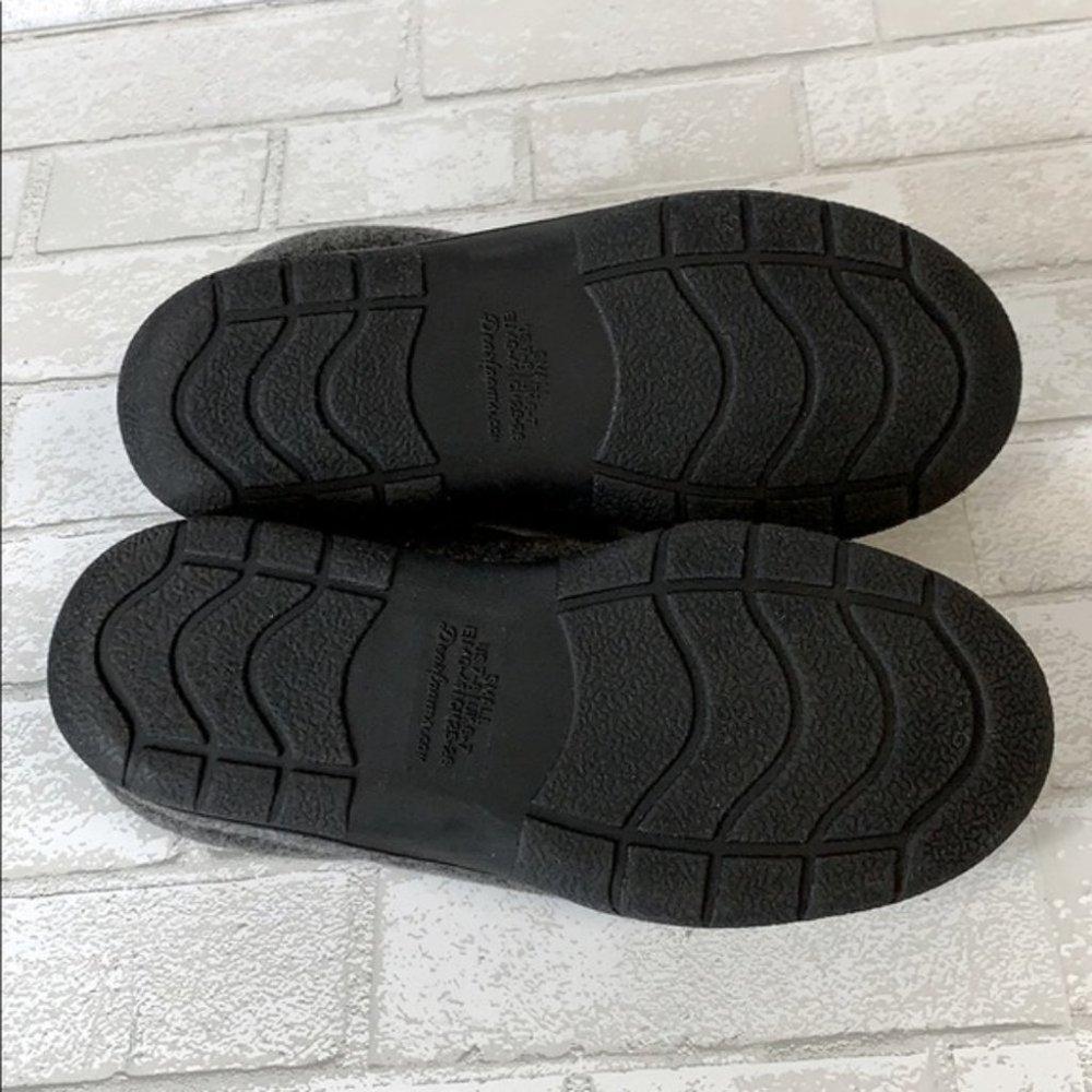 Men's Dearfoams Wool Blend Memory Foam Slippers - Picture 7 of 8
